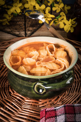 Fresh tomato soup with conchigliette.