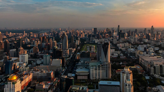 Bangkok bei Sonnenuntergang (Panorama von Aussichtsturm)