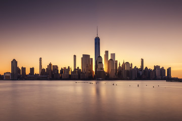 Fototapeta na wymiar Sunrise over Manhattan