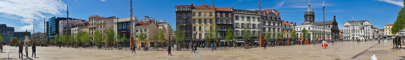 prise de vue panoramique, place de Jaude à Clermont-Ferrand © Frederic Hodiesne