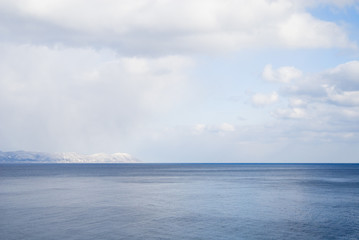 冬　海　空　雲　素材