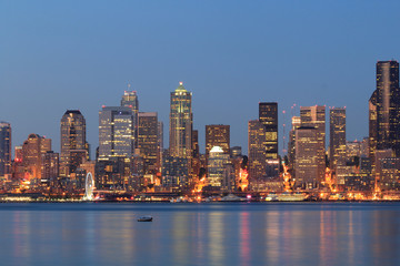 Fototapeta na wymiar Seattle City Skyline - Reflection on Water