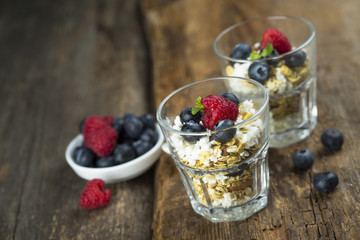 Low calorie dessert with cottage cheese, oats and berries
