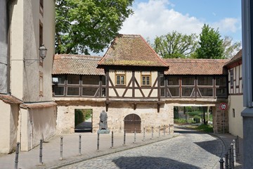 Fototapeta na wymiar Ansbach - Stadtmauer mit Tor