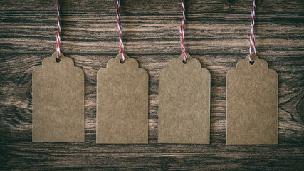 4 braune leere Preisschilder