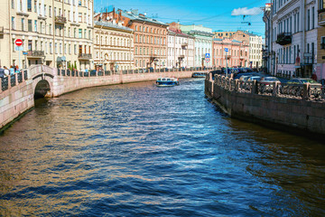 Obraz premium Moika river in the Central part of St. Petersburg on a Sunny summer day