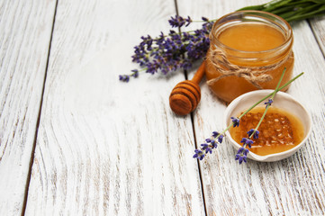 Obraz na płótnie Canvas Honey and lavender flowers