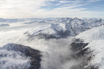 Fototapeta na wymiar Ballonfahrt in den Alpen 