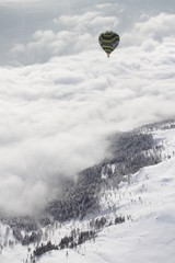 Ballonfahrt in den Alpen 