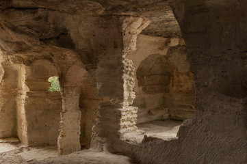 Höhlenkloster Saint-Roman bei Beaucaire