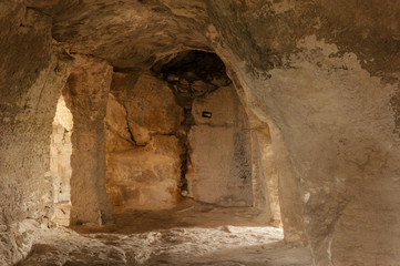 Höhlenkloster Saint-Roman bei Beaucaire