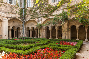 Fototapeta na wymiar Kloster in Saint-Rémy-de Provence