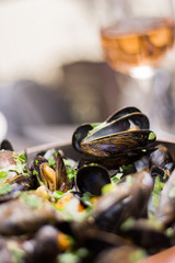 mussels and wine
