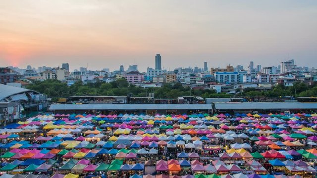 Rod Fai market, a biggest bangkok night market