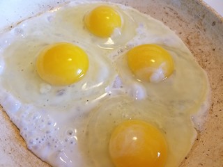 cooking eggs yellow