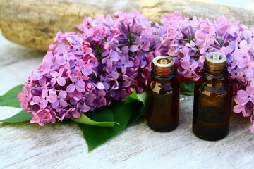 flacon,huiles essentielles de lilas mauve