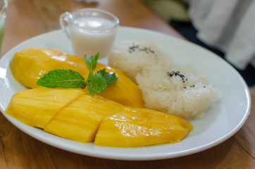 mango and sticky rice