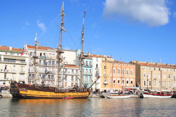 Sète, ville maritime en Occitanie
