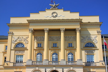 Klasycystyczny Pałac Mostowskich w Warszawie wybudowany w 1765 roku. © Dariusz Skoczeń