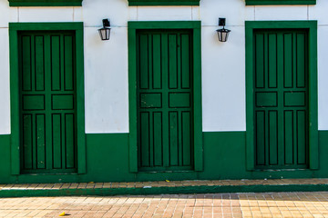 Portas e janelas antigas
