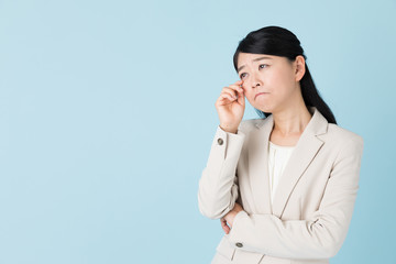 ビジネスウーマン　ブルーバック