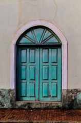 Portas e janelas antigas