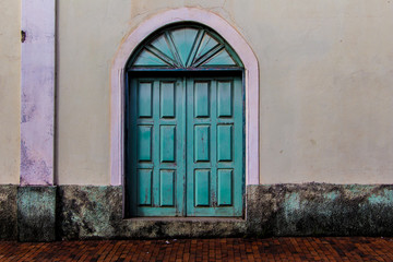 Portas e janelas antigas