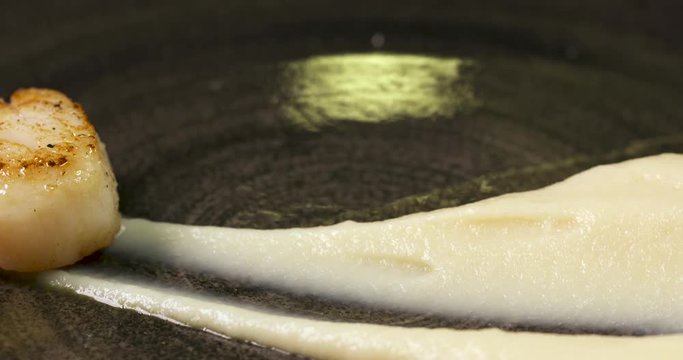 Plat avec Noix de Saint Jacques po&ecirc;l&eacute;es 