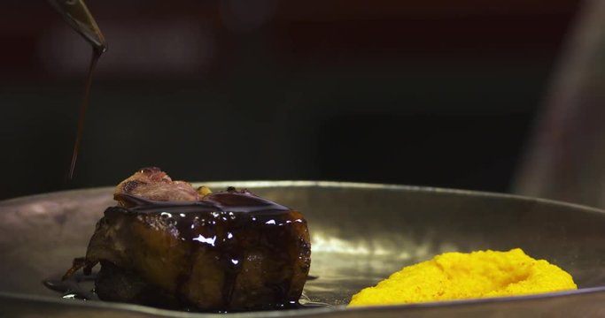 plat de viande avec legumes 