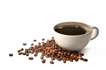 Foto auf Alu-Dibond Tasse Kaffee und Kaffeebohnen isoliert auf weißem Hintergrund © amenic181