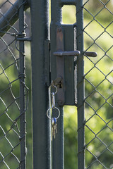 Inserted keys with an eyelet in the outsole.