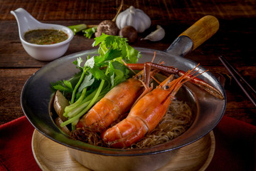 casserole shrimps with glass noodles