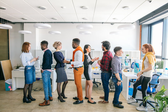 interpersonal communication training. acquaintance of a moment. chat in pairs