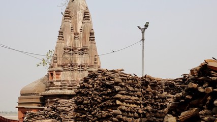 Fototapeta na wymiar Varanasi, Benares Stadtansicht, Altstadt und Gebäude