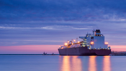 LNG TANKER - Sunrise over the sea gas terminal © Wojciech Wrzesień