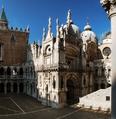 Fototapeta premium Basilica from Palazzo Ducale