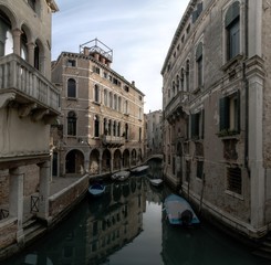 Fototapeta na wymiar Back Street in Venice