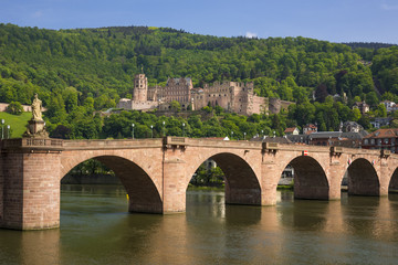 Naklejka premium City view with old bridge and castle_Heidelberg, Baden Wuerttemberg, Germany