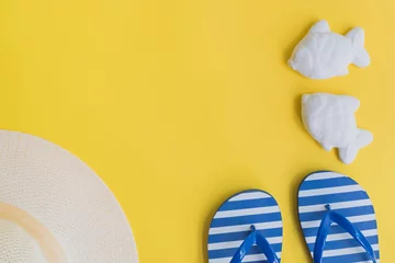 Keuken spatwand met foto Summer hat and flip flops © maria_lh