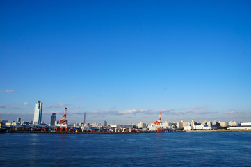 Fototapeta na wymiar フェリーから見た夕刻の大阪南港