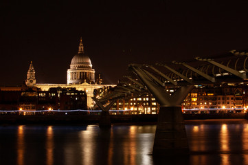 Fototapeta na wymiar St Paul's Cathedral and the Millennium Bridge, London