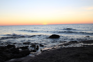 Fototapeta na wymiar Sunrise on Lake Superior in the Fall