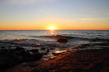Fototapeta na wymiar Sunrise on Lake Superior