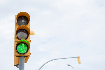 semaphore in green