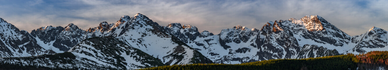 Tatra mountains panorama, sunrsie spring, Poland landscape © tomeyk