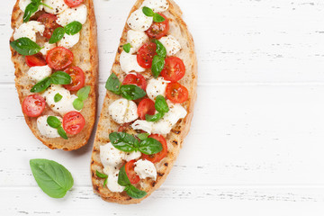 Caprese bruschetta toasts