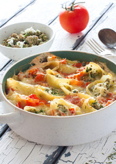 Italian Pasta (Conchhhiglioni) Filling with Mince