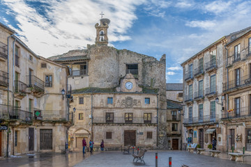 Sepúlveda, Segovia, España  03 17 2018: Plaza y fachada del ayuntamiento del pueblo de Sepúlveda © DoloresGiraldez