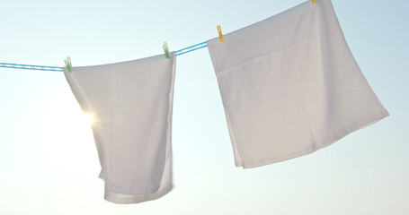  Towel dry under sunlight