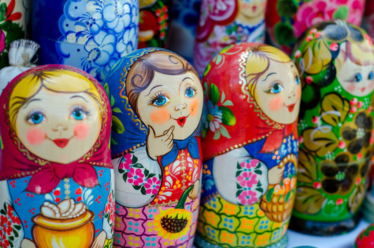 Nesting doll (matrioshka).